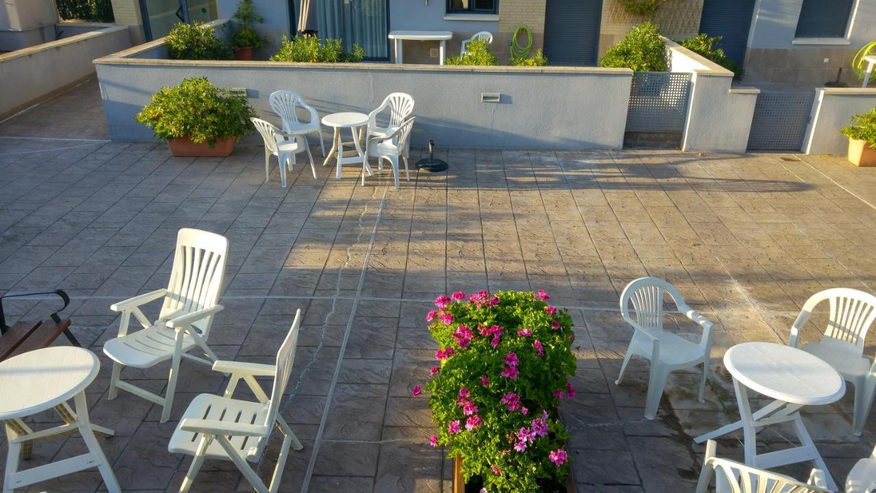 Apartaments Las Carolinas ซันต์การ์เลสเดลาราปีตา ภายนอก รูปภาพ